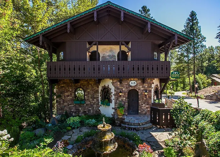 Storybook Riverside Inn