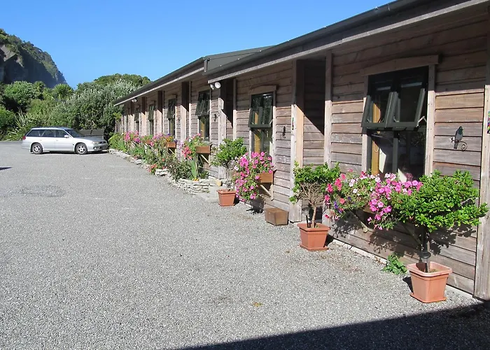 Punakaiki Rocks Hotel & Garden Bar