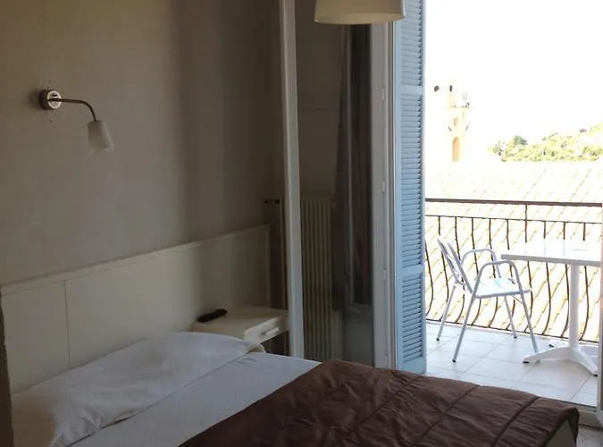 Hotel Cyrnos