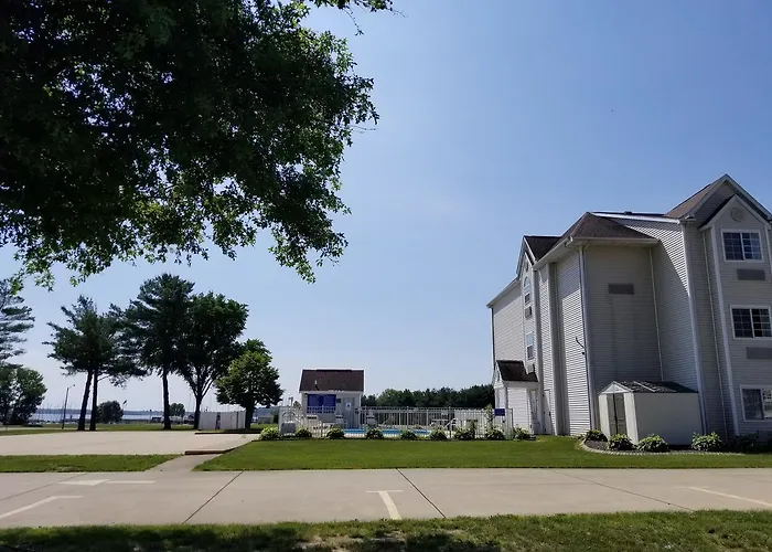 Mariner'S Village Resort Carlyle