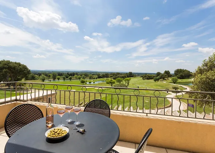 Madame Vacances Domaine du Provence Country Club Service Premium