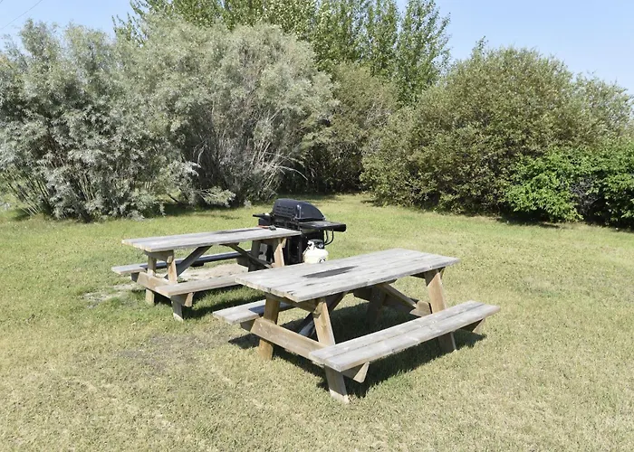 Tropical Inn - North Battleford