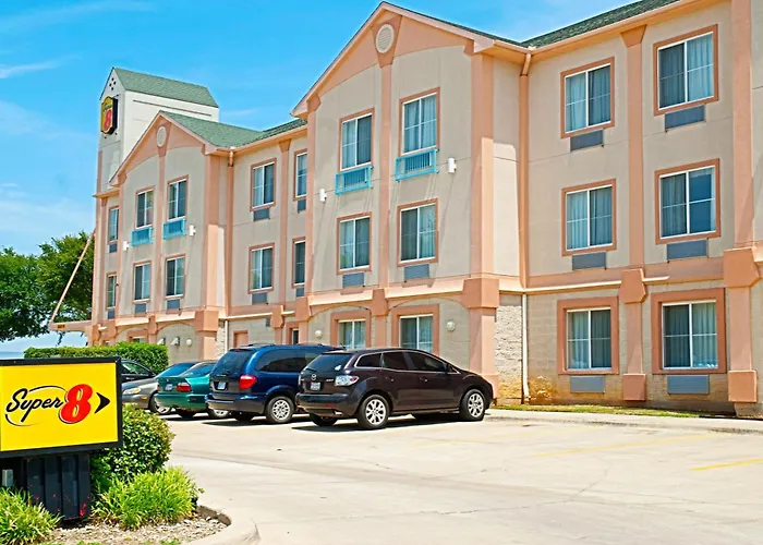 Super 8 By Wyndham Irving/Dfw Apt/North