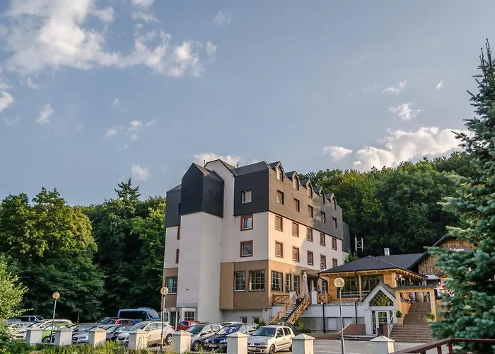 Hotel West