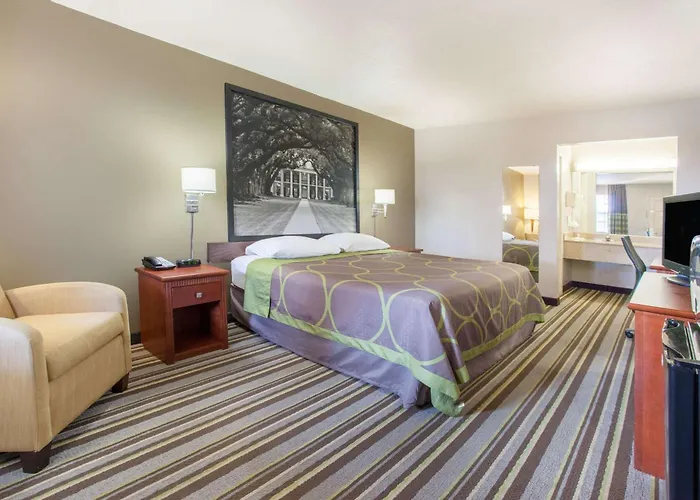 Super 8 By Wyndham West Monroe