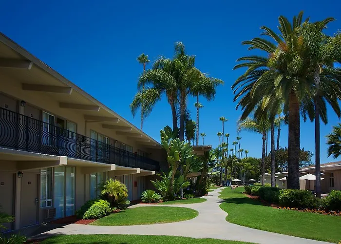 Ramada By Wyndham North & Conference Center