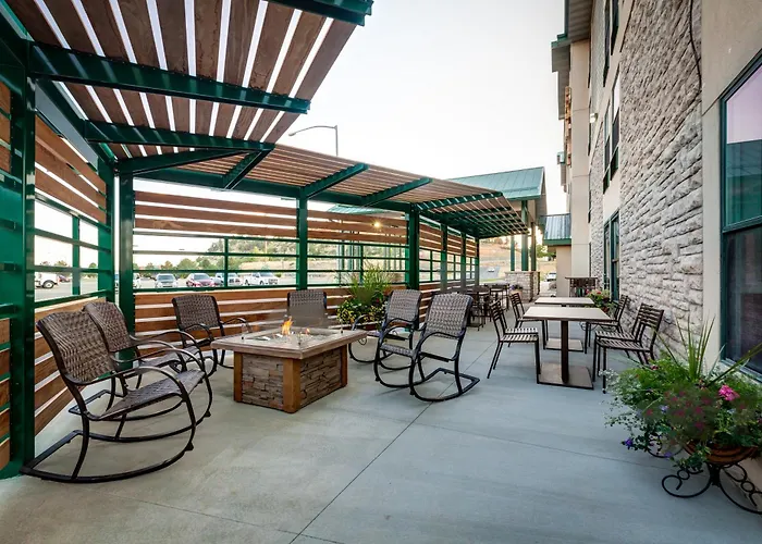 Boothill Inn And Suites