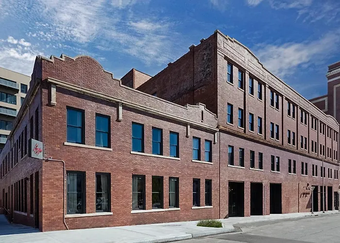 Crossroads Hotel