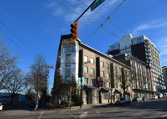 Best Western Plus Uptown Hotel