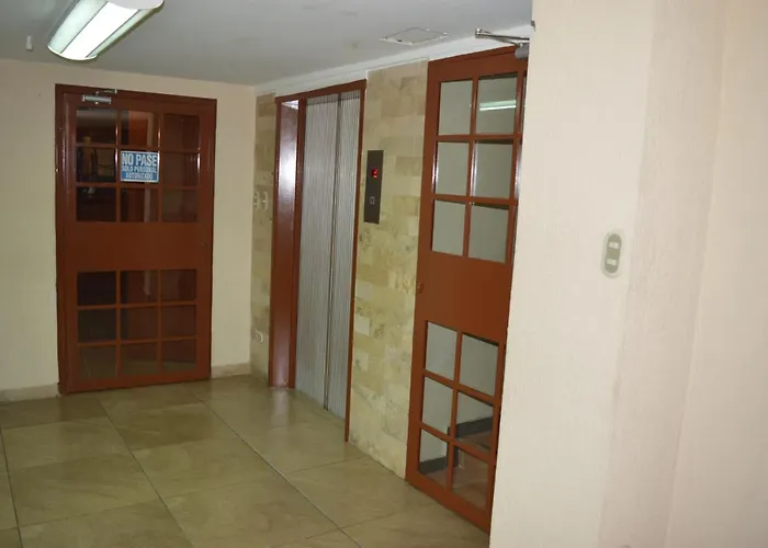 Hotel Tiburon