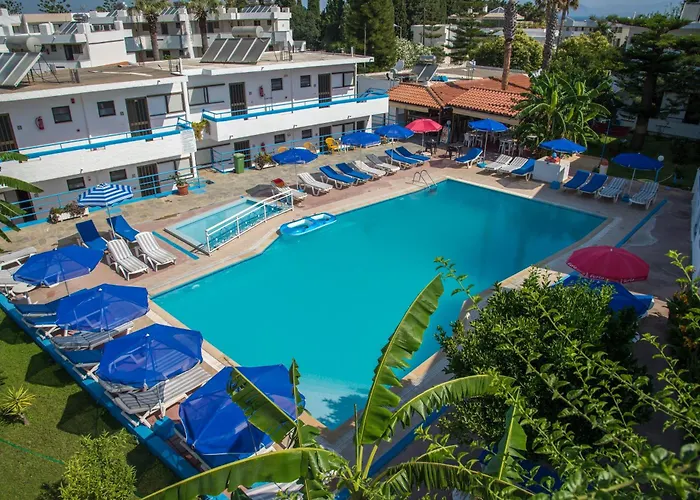 Yiannis Yard Studios & Apartments