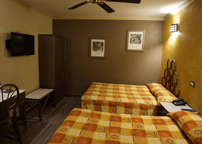 Hotel Plaza Crystal