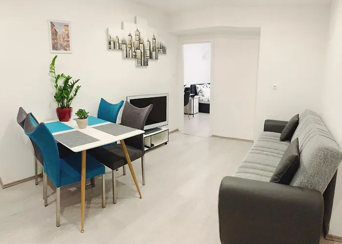 Lina Rooms Hostel