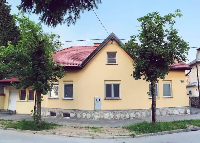 Lina Rooms Hostel