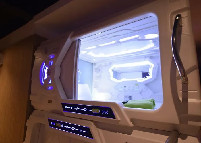 Whiz Capsule Hotel Thamrin Jakarta