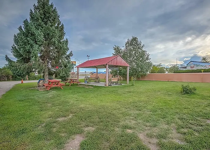 Chama Trails Motel