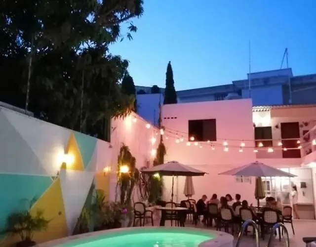 Moloch Hostel&Suites