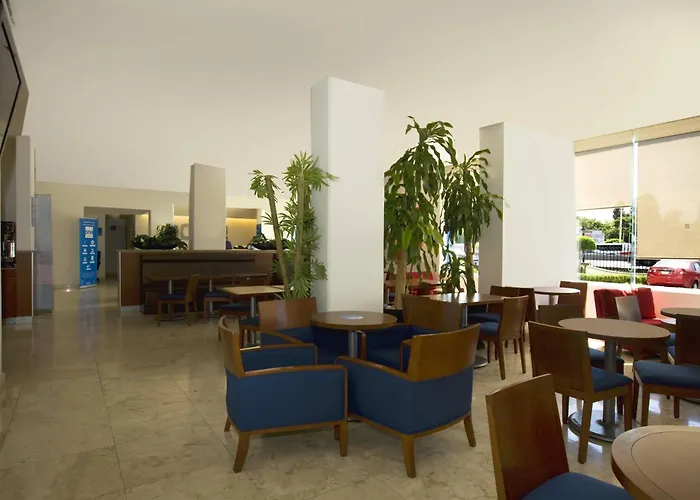 One Plaza Galerias
