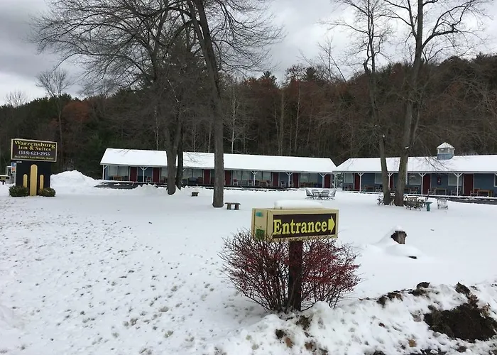 Warrensburg Inn & Suites - 6 Mi To Lake George