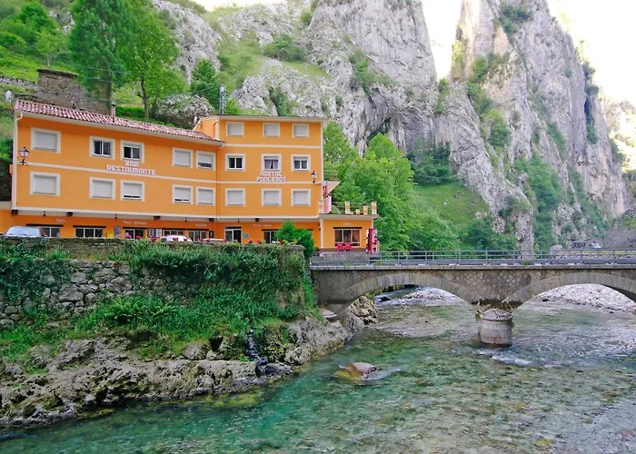 Hostal Poncebos