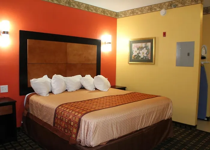 Magnolia Inn And Suites