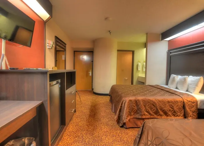 Smoky Mountain Inn & Suites