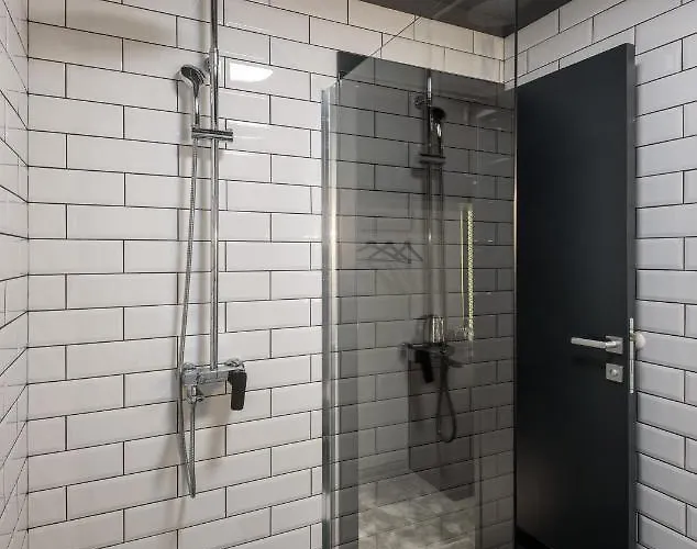 7 Rooms Suites