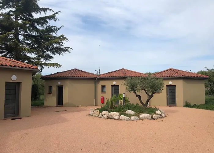 Logis Hotels - Hotel Restaurant l Enclos