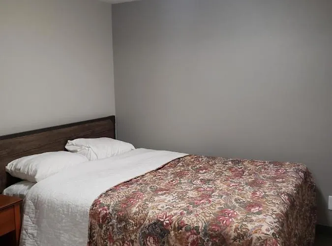 Parkrose Inn And Suites